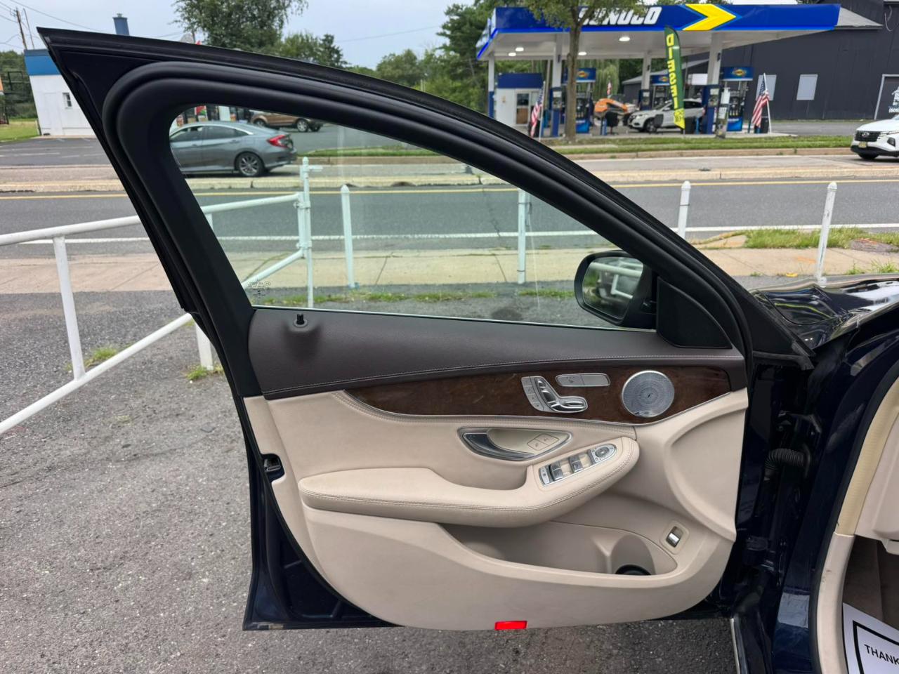 Mercedes-Benz C-Class 4dr Sdn C 300 4MATIC 2015