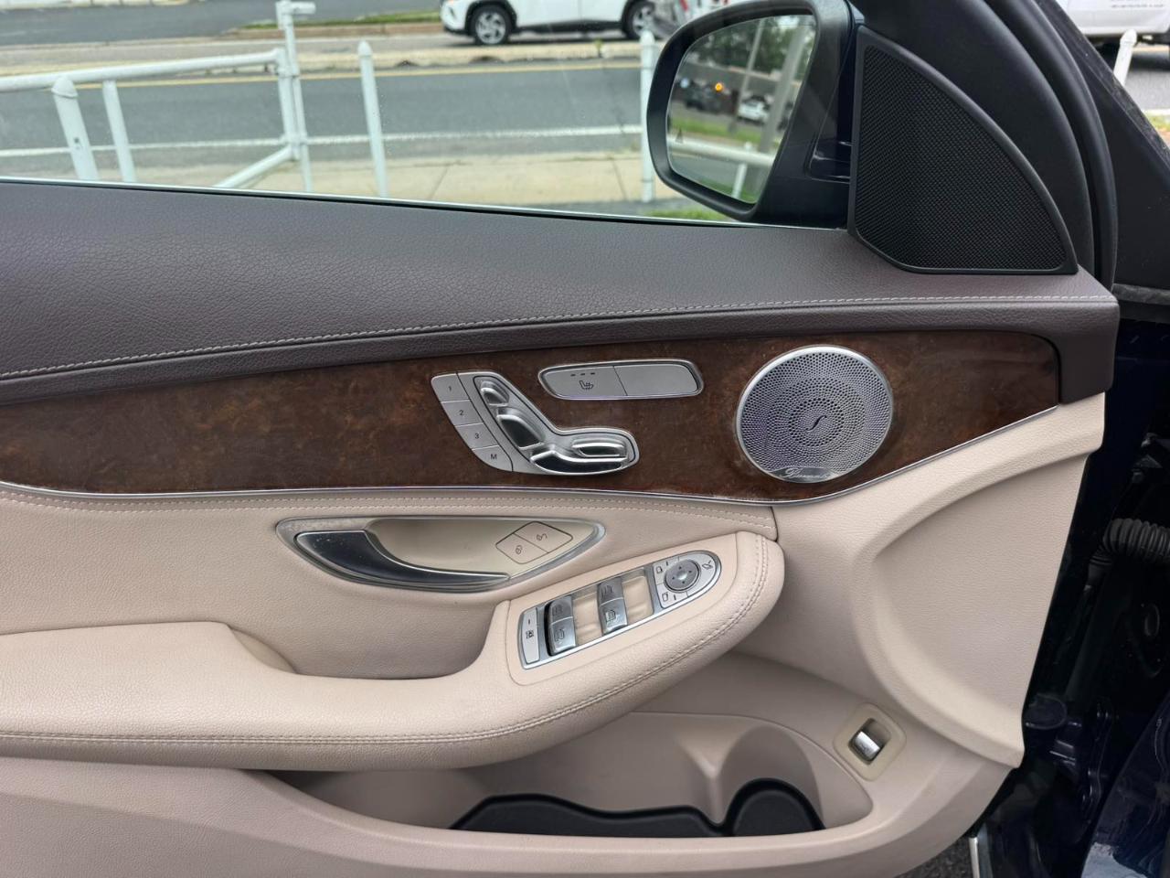 Mercedes-Benz C-Class 4dr Sdn C 300 4MATIC 2015