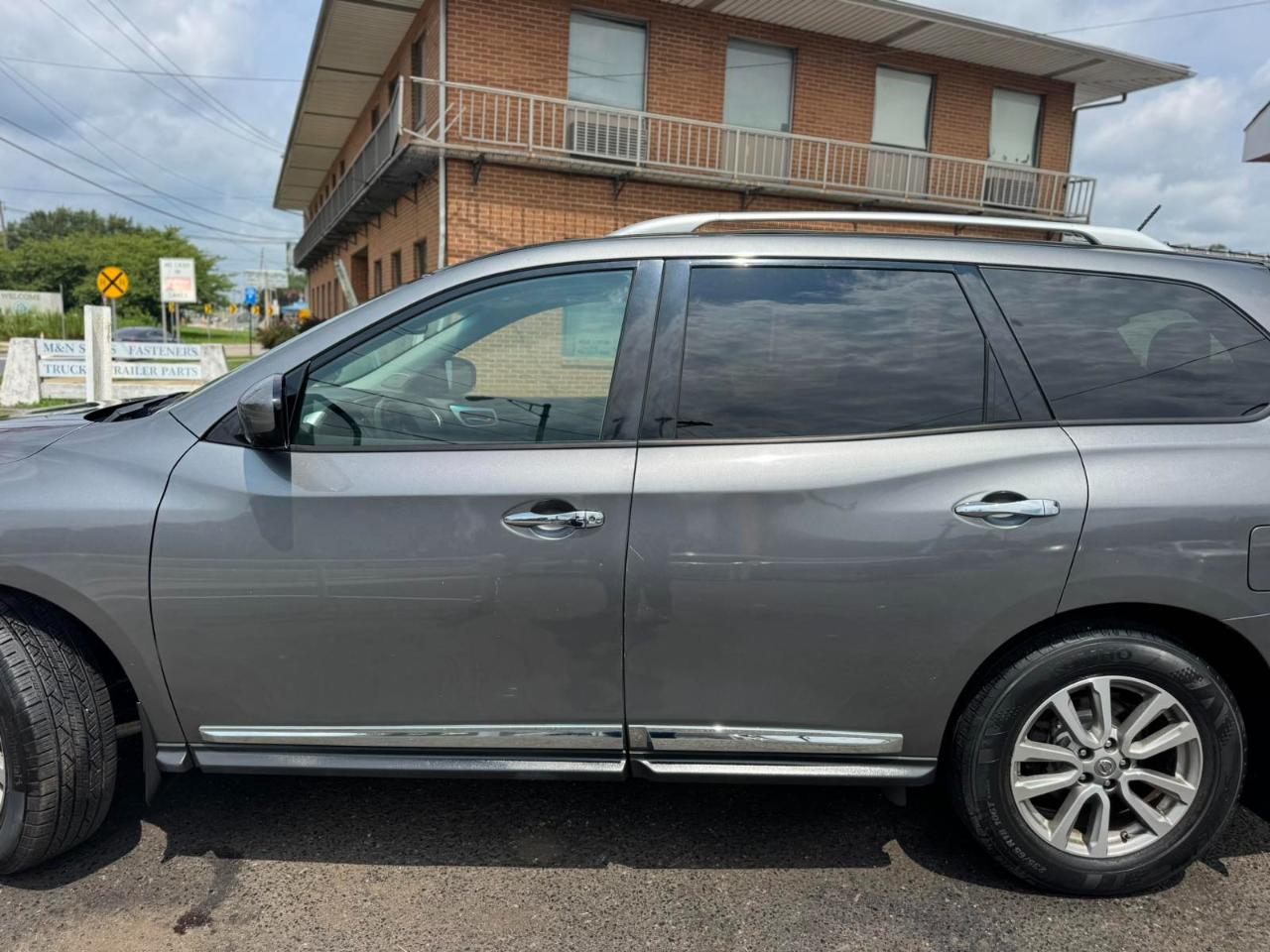 Nissan Pathfinder 4WD 4dr SL 2015
