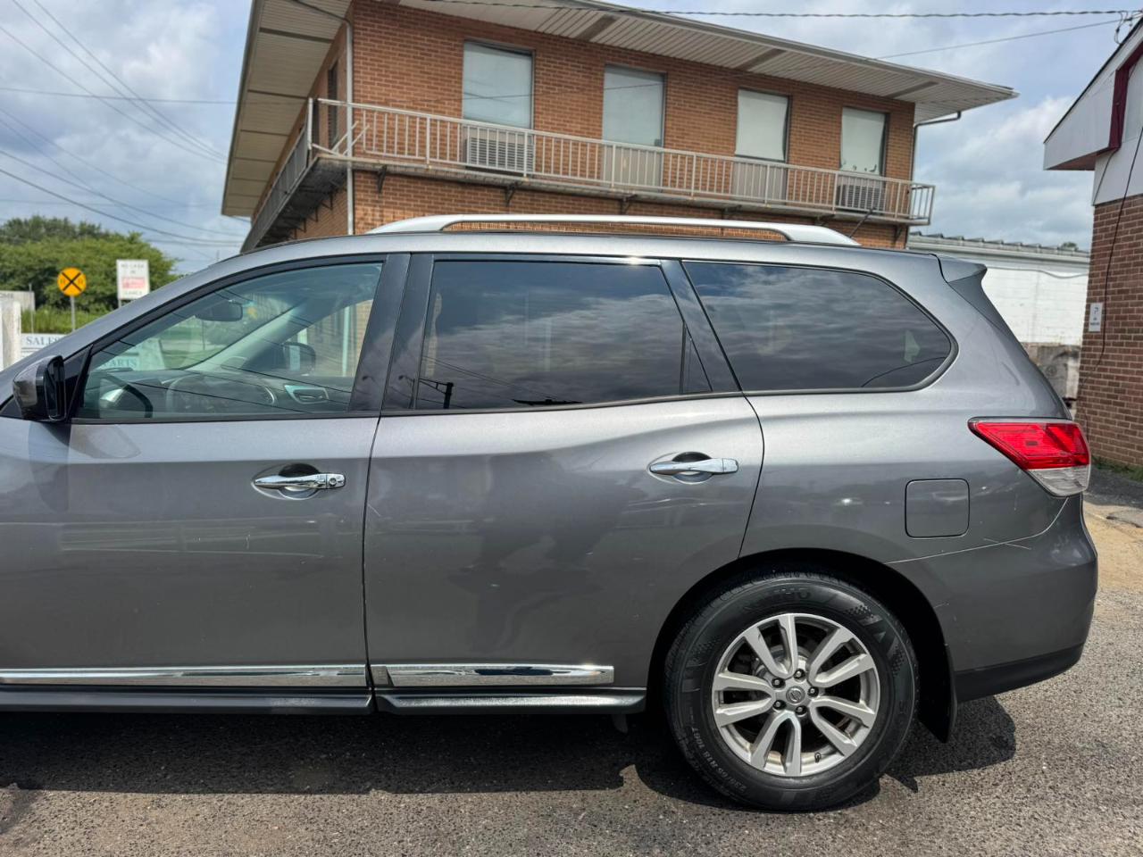 Nissan Pathfinder 4WD 4dr SL 2015