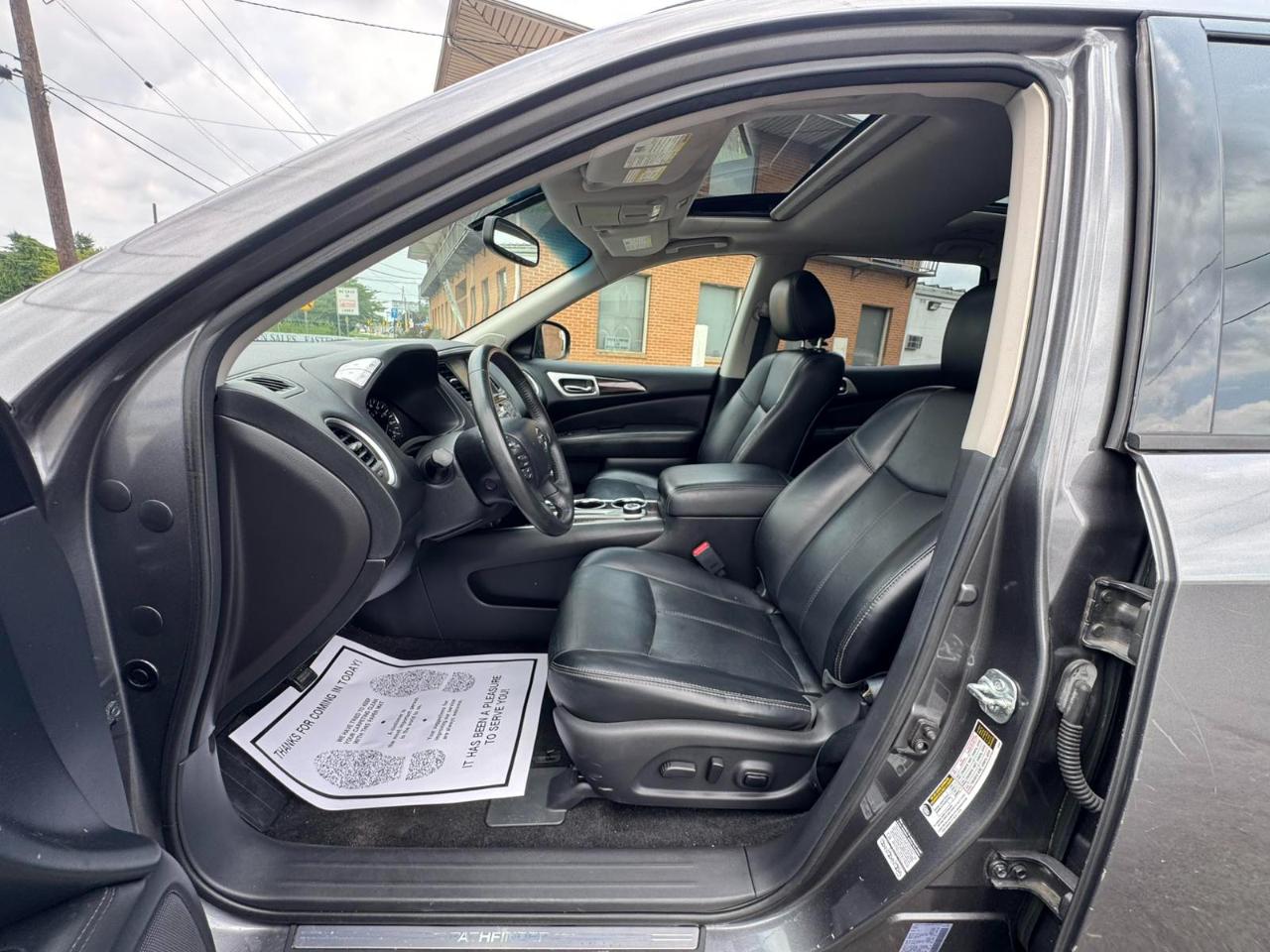 Nissan Pathfinder 4WD 4dr SL 2015