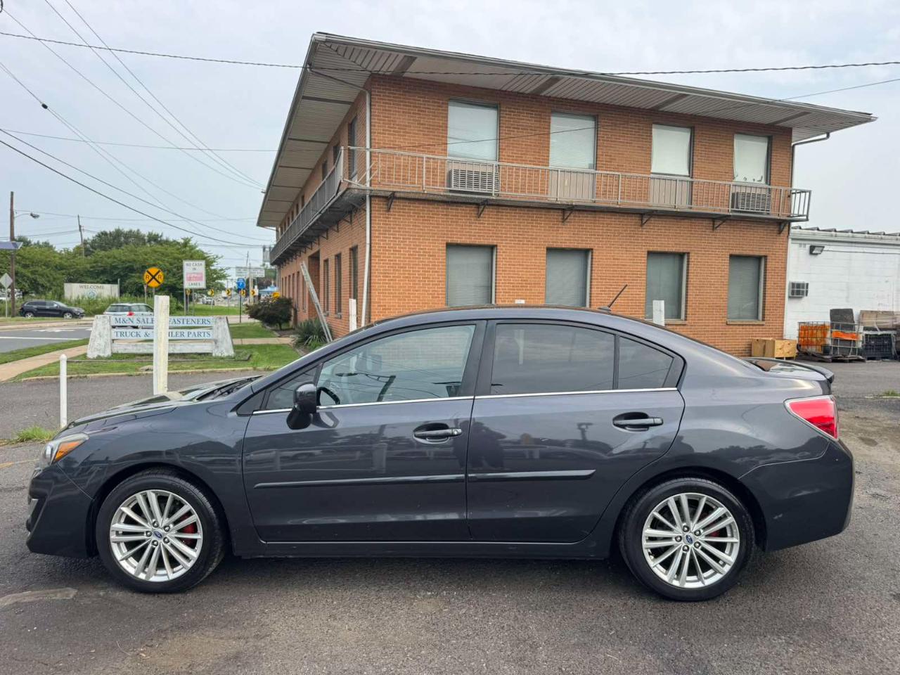 Subaru Impreza Sedan 4dr CVT 2.0i Premium 2016