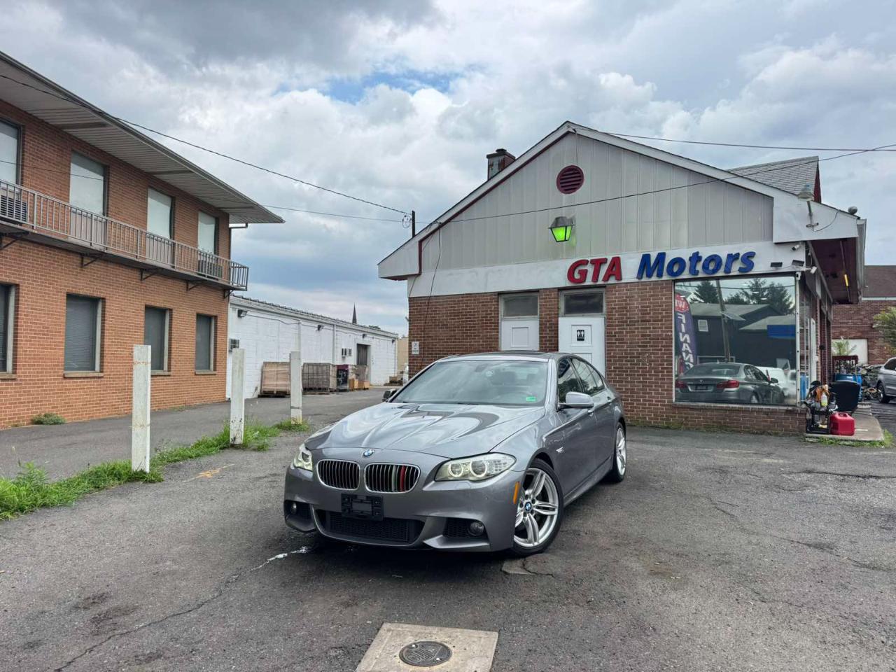 BMW 5 Series 4dr Sdn 535i RWD 2013