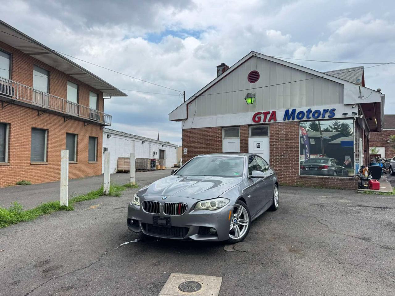 BMW 5 Series 4dr Sdn 535i RWD 2013