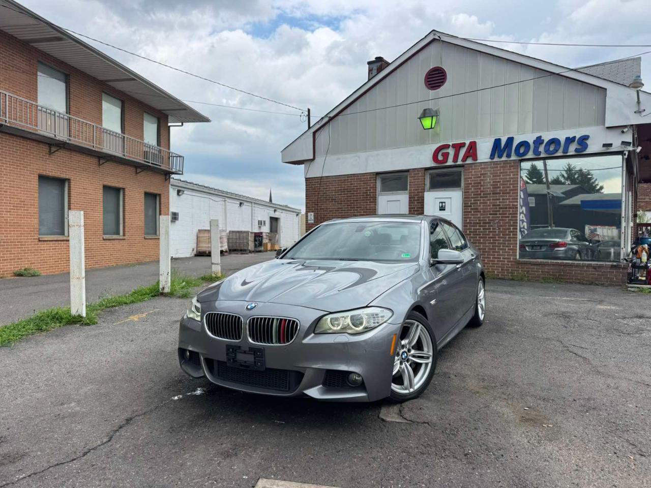 BMW 5 Series 4dr Sdn 535i RWD 2013
