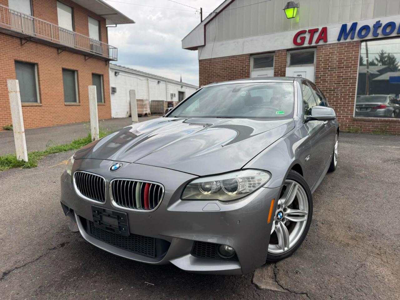 BMW 5 Series 4dr Sdn 535i RWD 2013