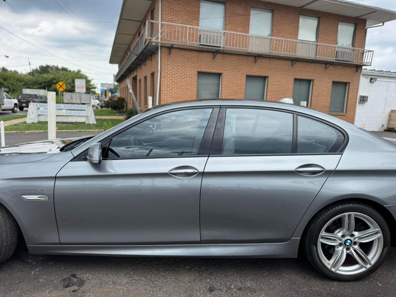 BMW 5 Series 4dr Sdn 535i RWD 2013