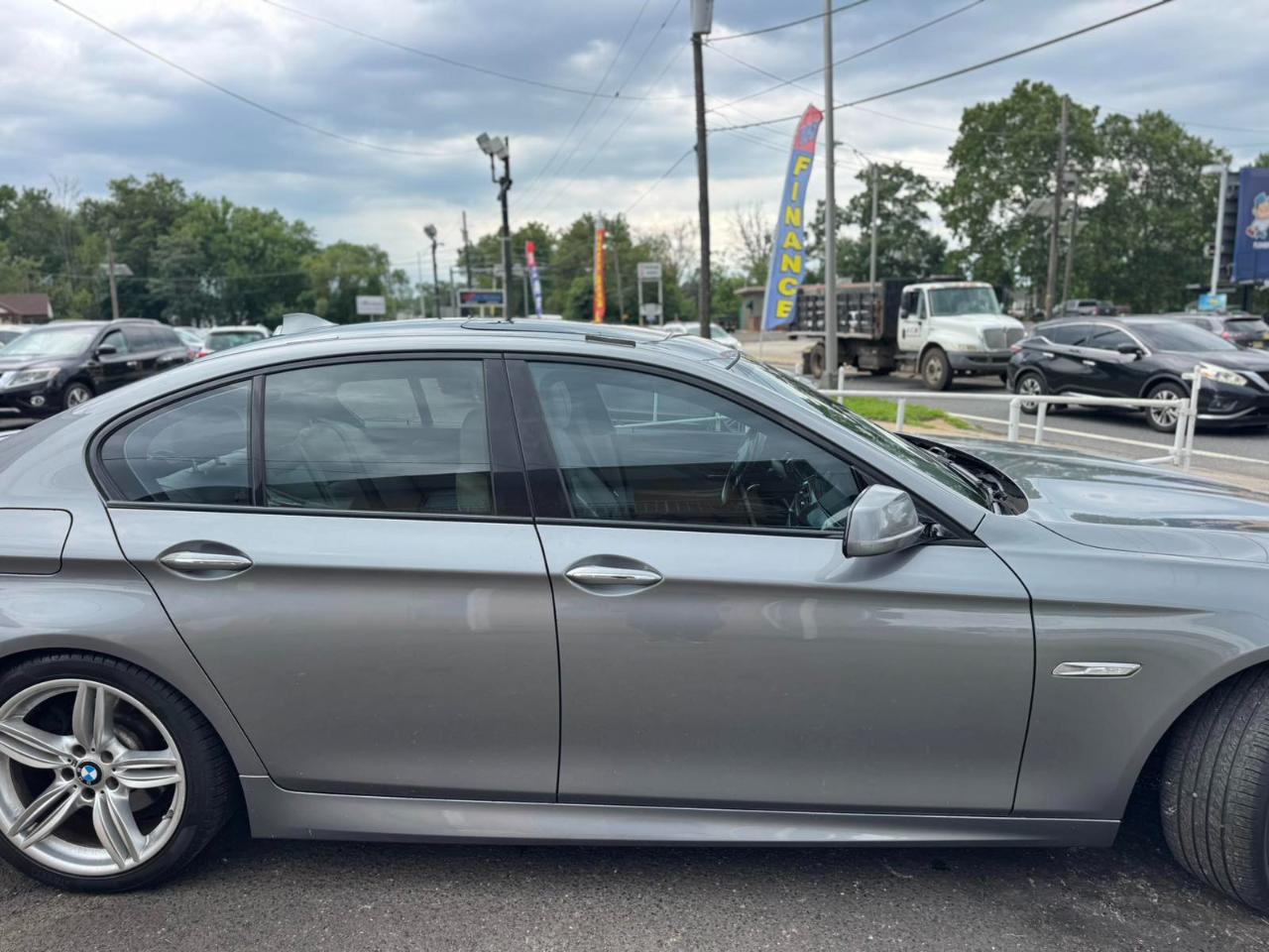BMW 5 Series 4dr Sdn 535i RWD 2013