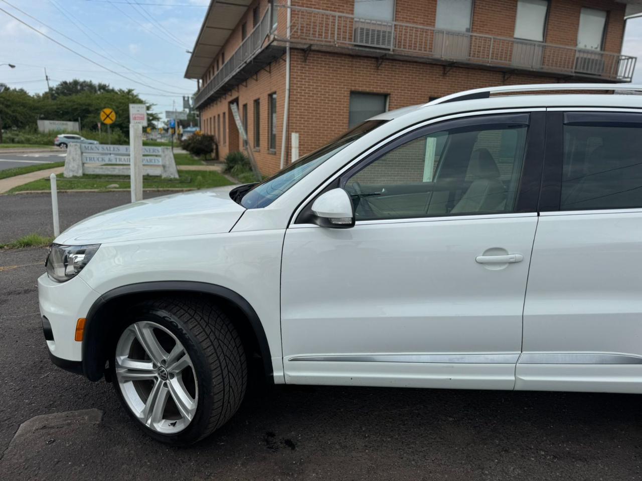 Volkswagen Tiguan 2WD 4dr Auto R-Line 2015