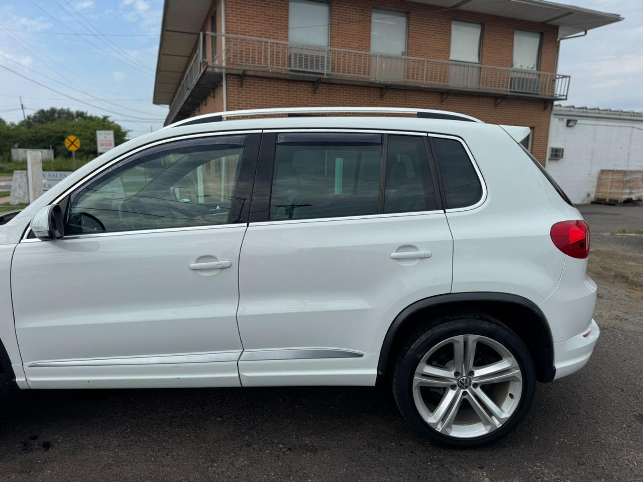 Volkswagen Tiguan 2WD 4dr Auto R-Line 2015