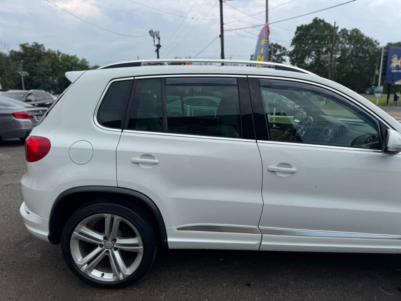 Volkswagen Tiguan 2WD 4dr Auto R-Line 2015