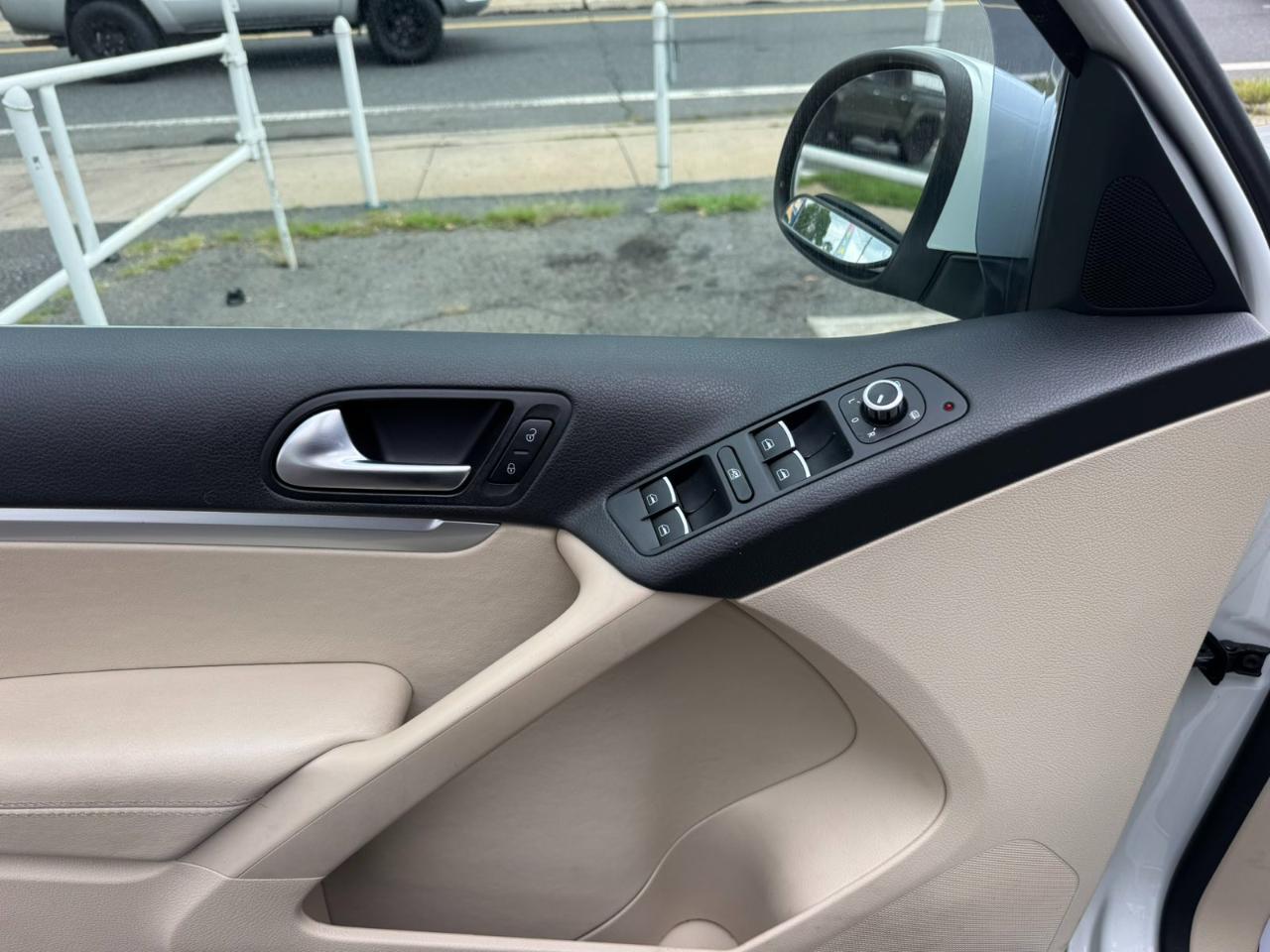 Volkswagen Tiguan 2WD 4dr Auto R-Line 2015