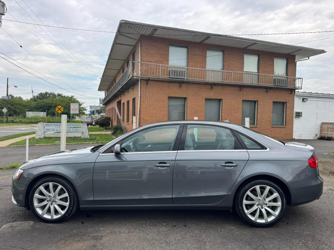 Audi A4 4dr Sdn Auto quattro 2.0T Premium Plus 2013