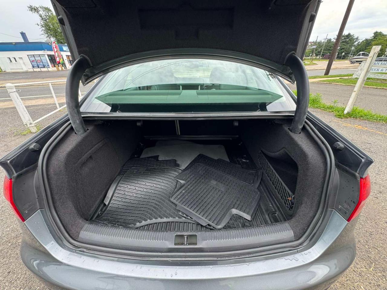Audi A4 4dr Sdn Auto quattro 2.0T Premium Plus 2013