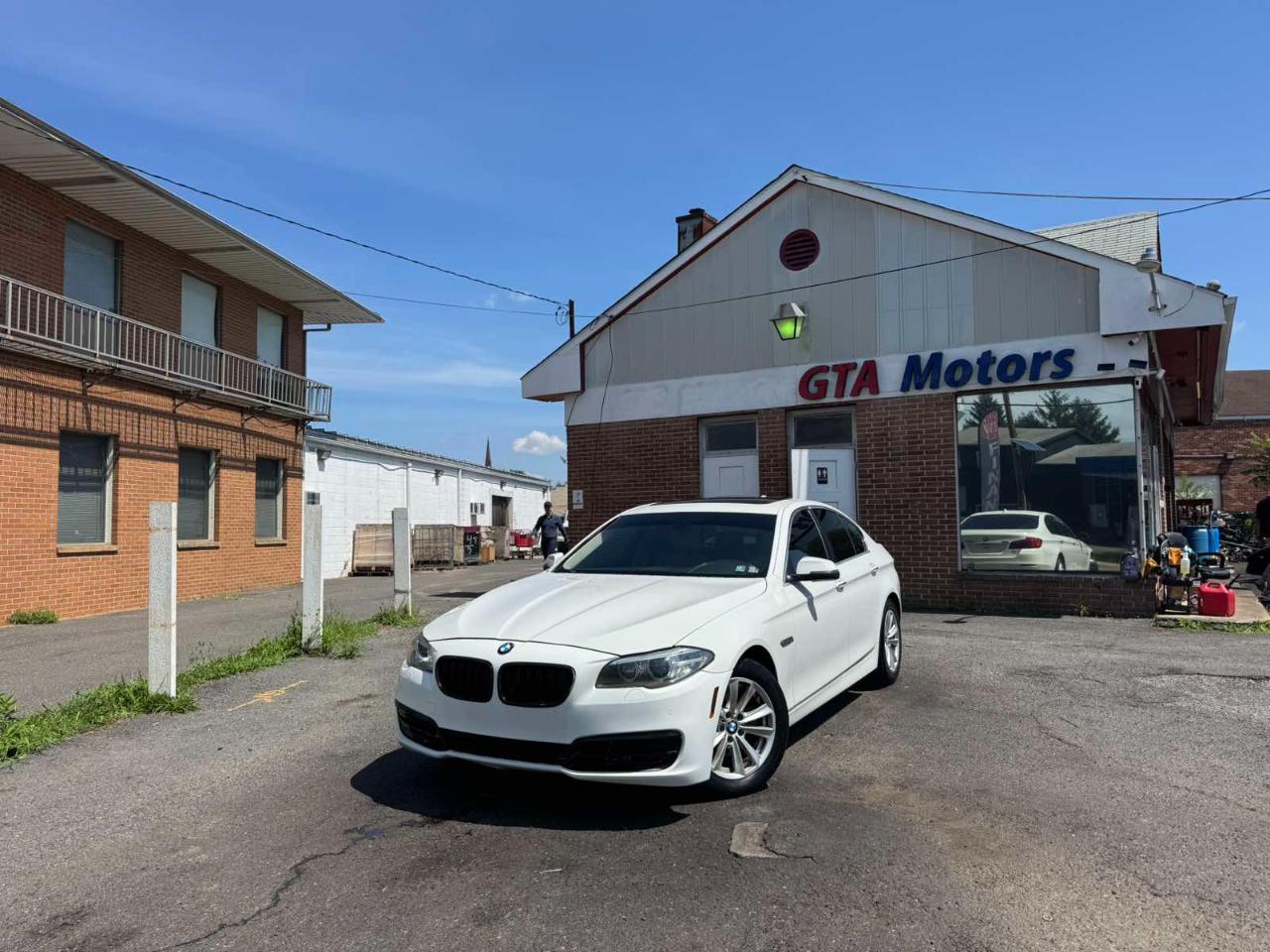 BMW 5 Series 4dr Sdn 528i xDrive AWD 2014