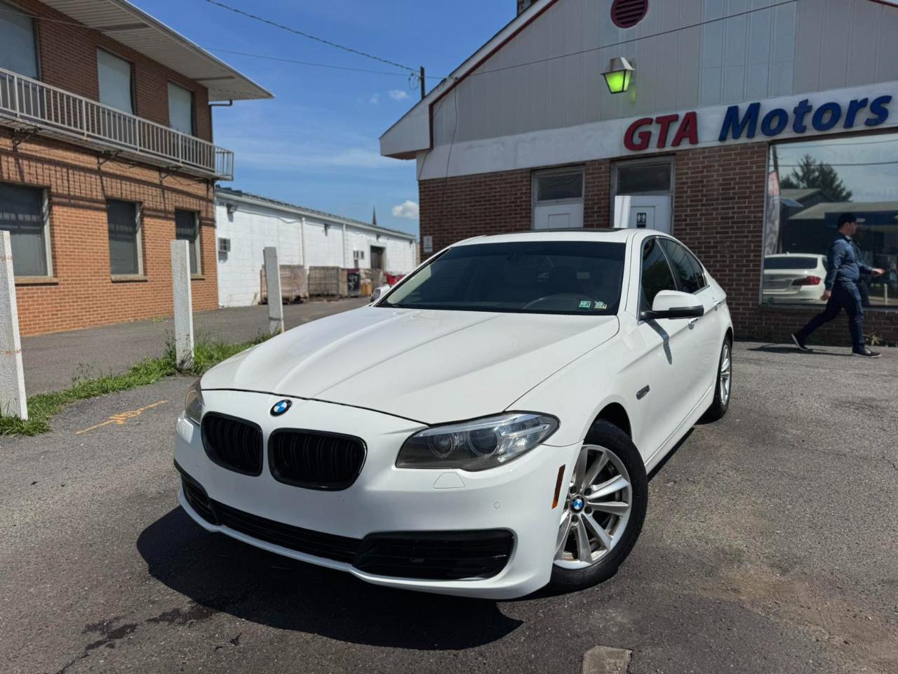 BMW 5 Series 4dr Sdn 528i xDrive AWD 2014