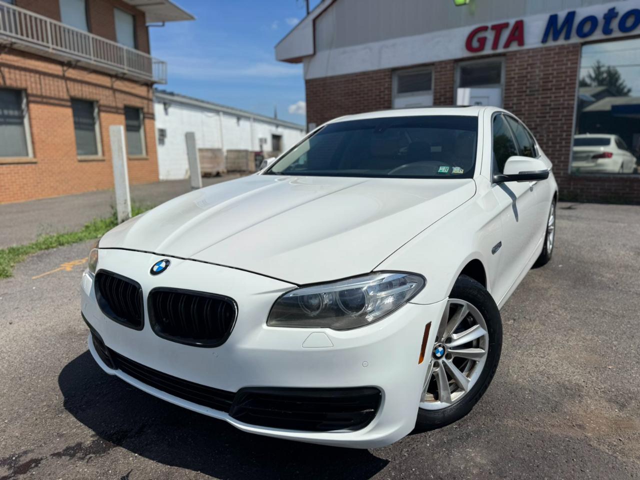 BMW 5 Series 4dr Sdn 528i xDrive AWD 2014