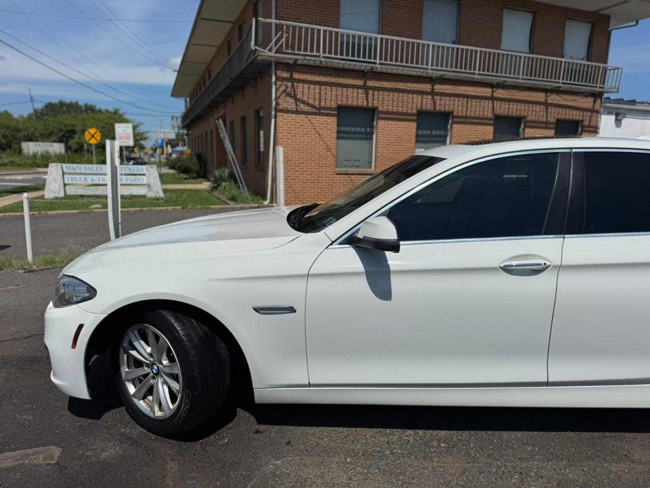 BMW 5 Series 4dr Sdn 528i xDrive AWD 2014