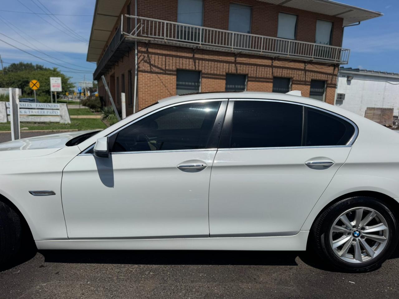 BMW 5 Series 4dr Sdn 528i xDrive AWD 2014