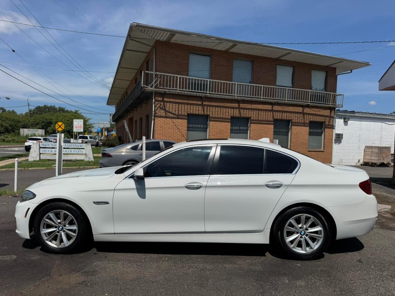 BMW 5 Series 4dr Sdn 528i xDrive AWD 2014