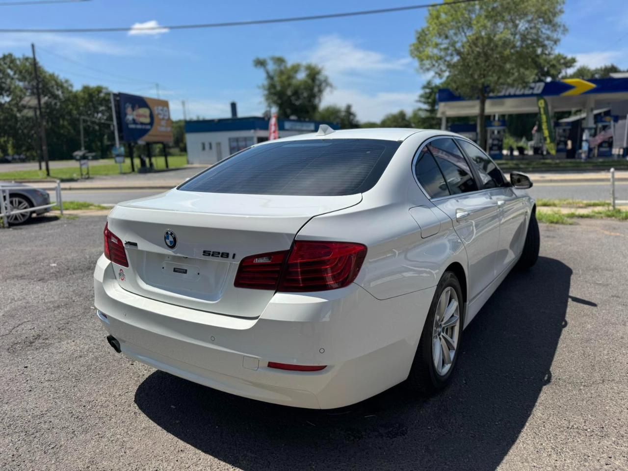 BMW 5 Series 4dr Sdn 528i xDrive AWD 2014