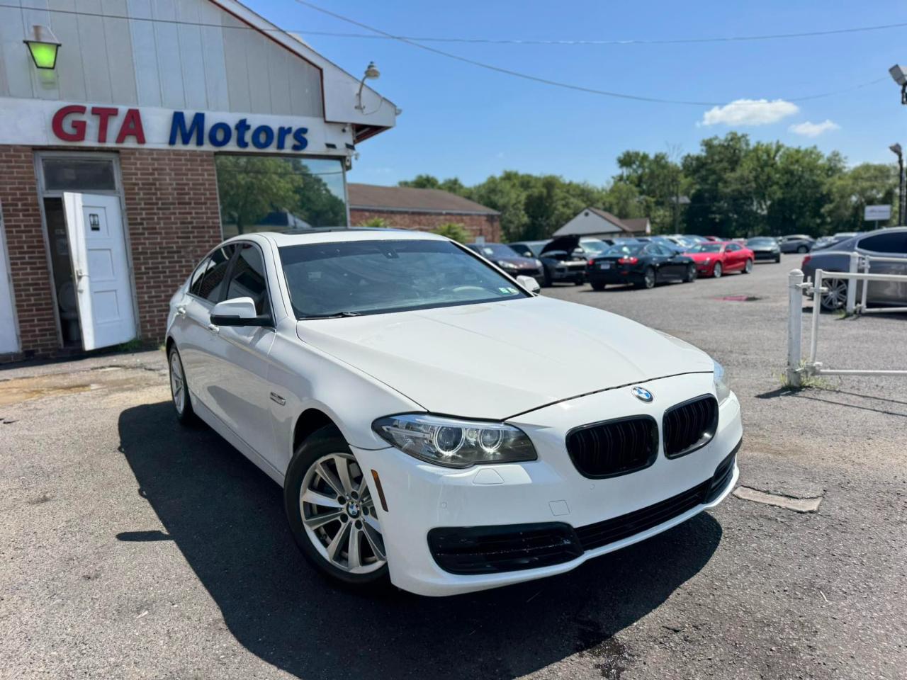 BMW 5 Series 4dr Sdn 528i xDrive AWD 2014