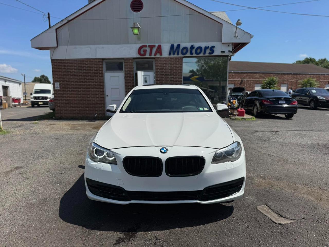 BMW 5 Series 4dr Sdn 528i xDrive AWD 2014
