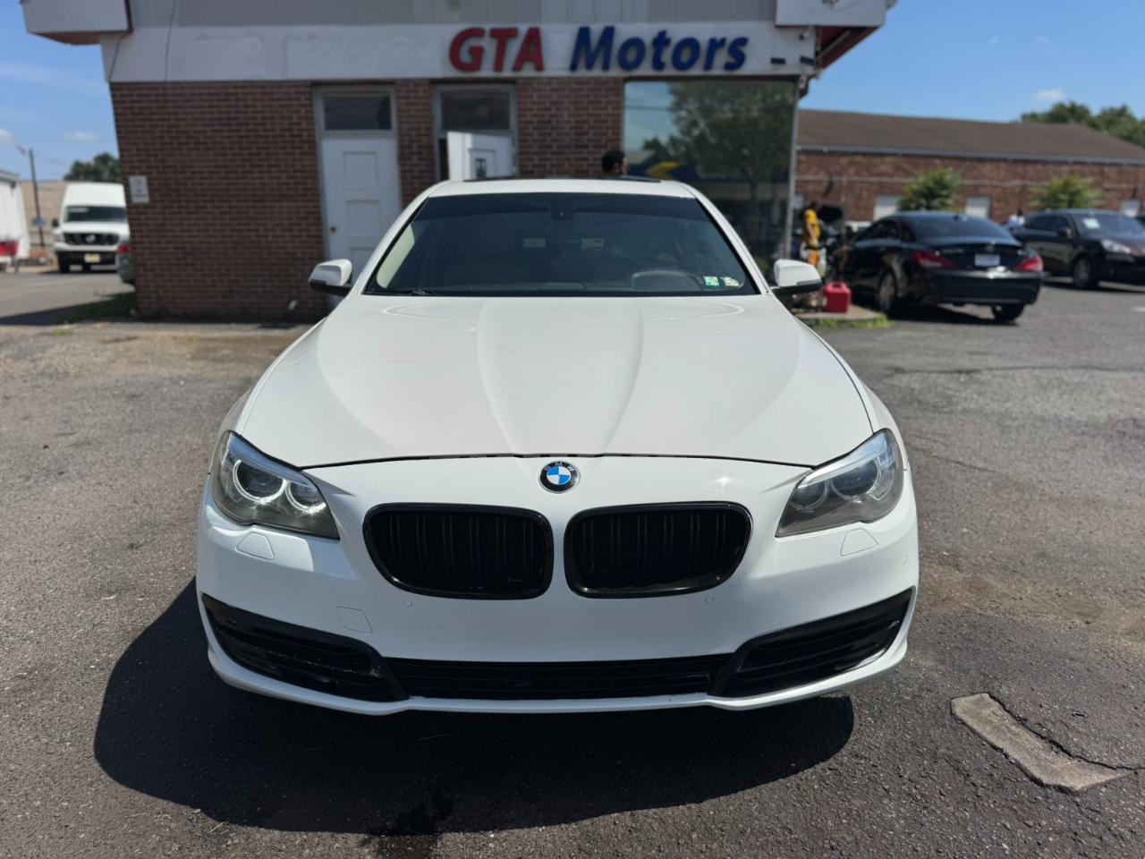 BMW 5 Series 4dr Sdn 528i xDrive AWD 2014