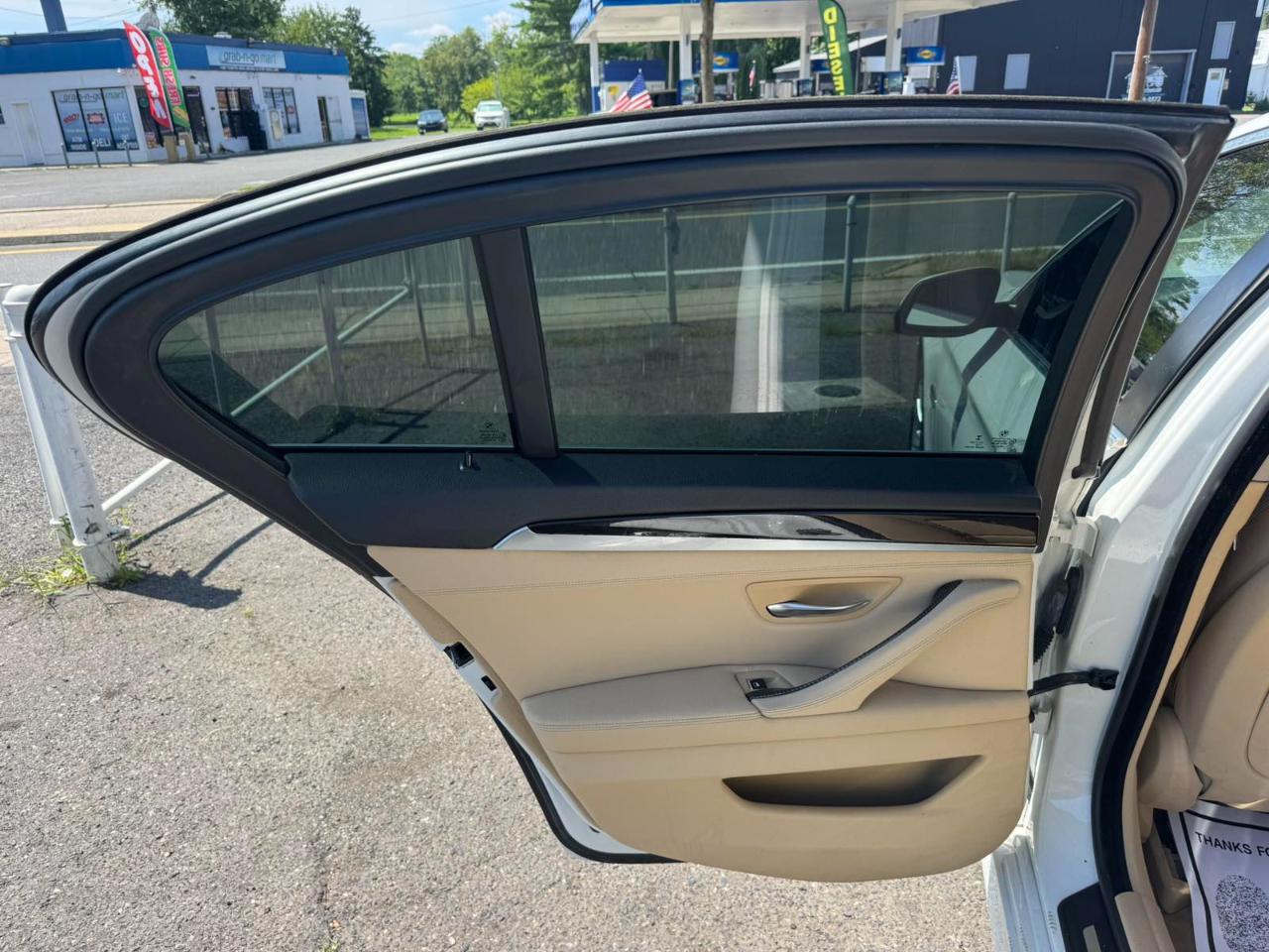 BMW 5 Series 4dr Sdn 528i xDrive AWD 2014