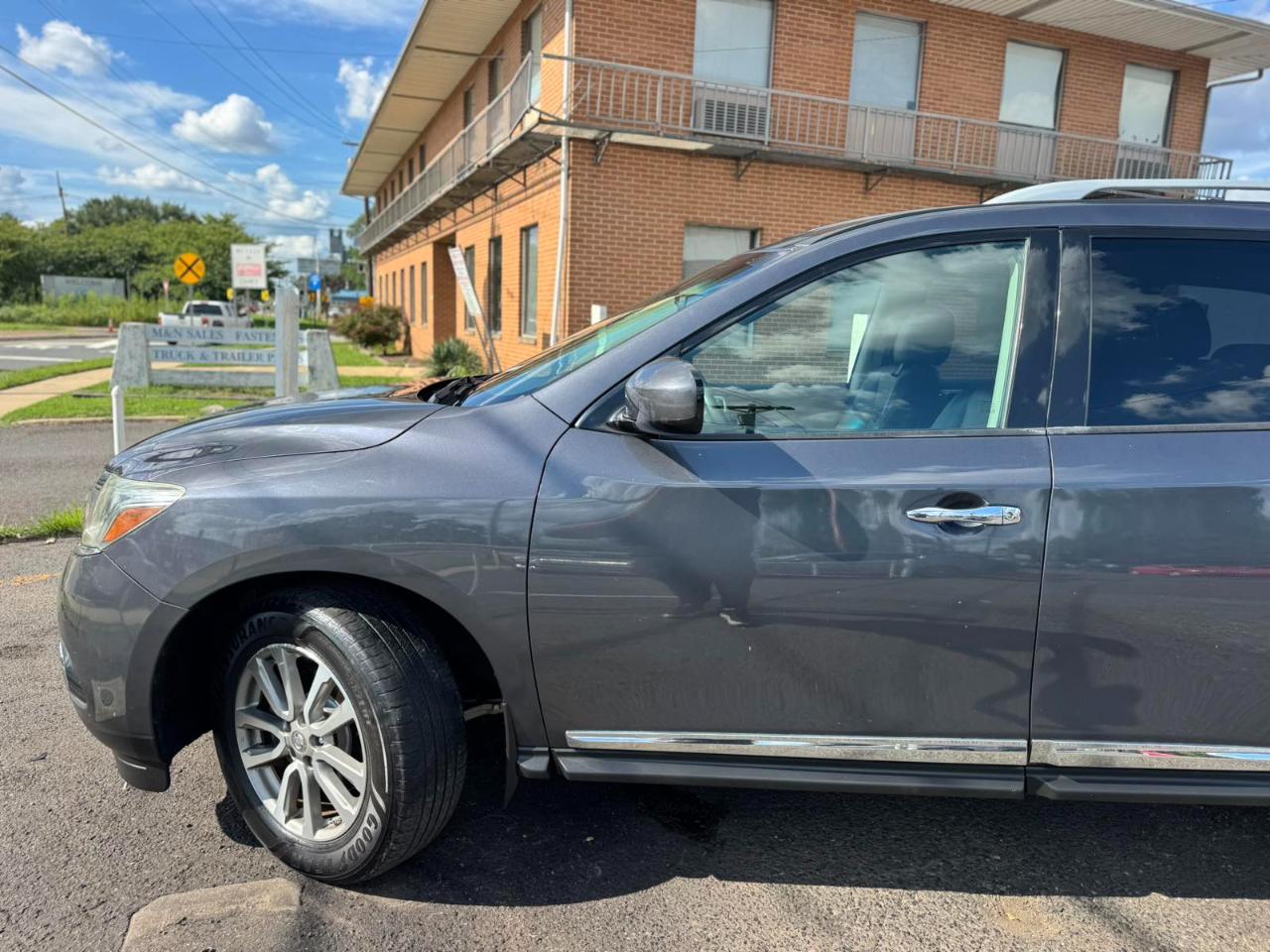 Nissan Pathfinder 4WD 4dr SL 2014