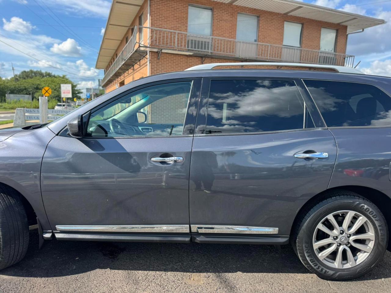 Nissan Pathfinder 4WD 4dr SL 2014