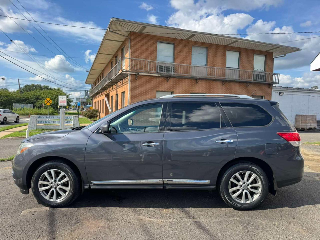 Nissan Pathfinder 4WD 4dr SL 2014