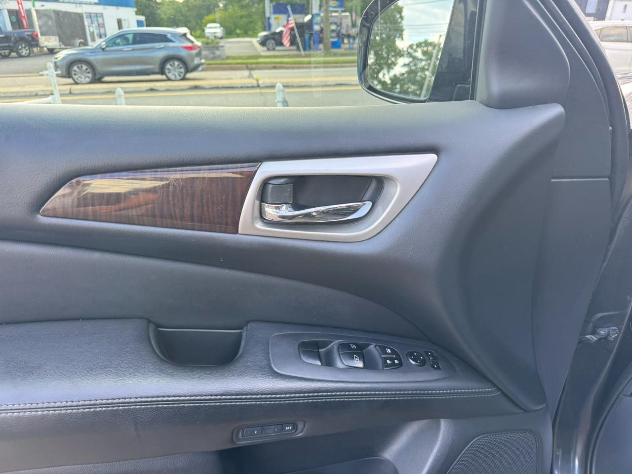 Nissan Pathfinder 4WD 4dr SL 2014