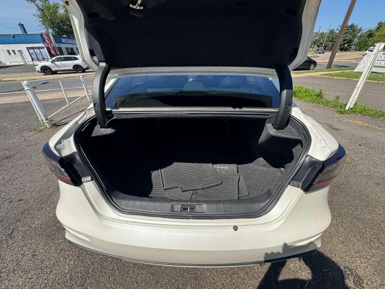 Nissan Maxima SV 3.5L 2019