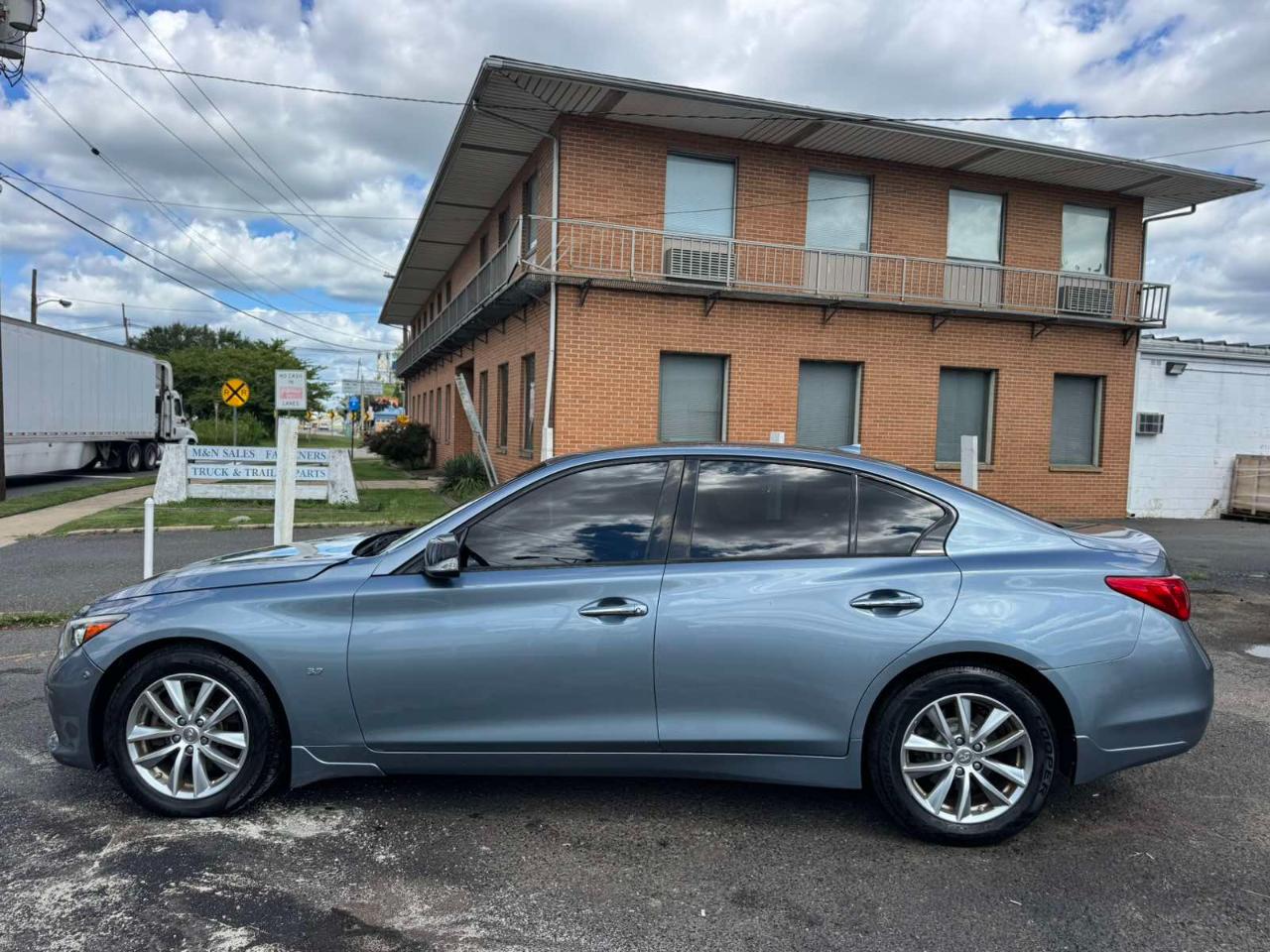 Infiniti Q50 4dr Sdn Premium AWD 2014