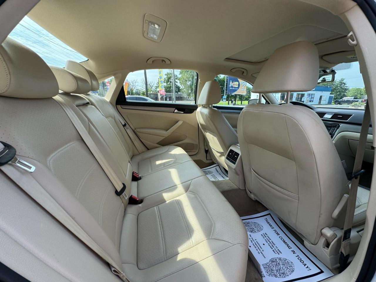 Volkswagen Passat 4dr Sdn 1.8T Auto SE w/Sunroof & Nav PZEV 2014