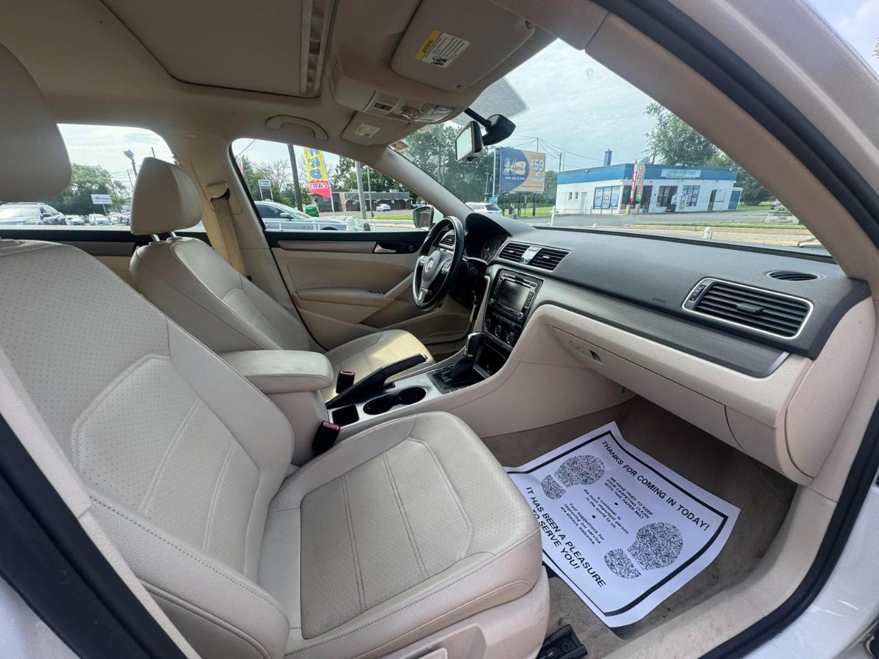 Volkswagen Passat 4dr Sdn 1.8T Auto SE w/Sunroof & Nav PZEV 2014