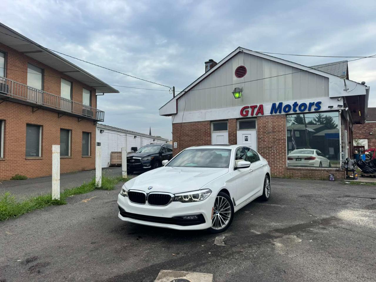 BMW 5 Series 530i xDrive Sedan 2017