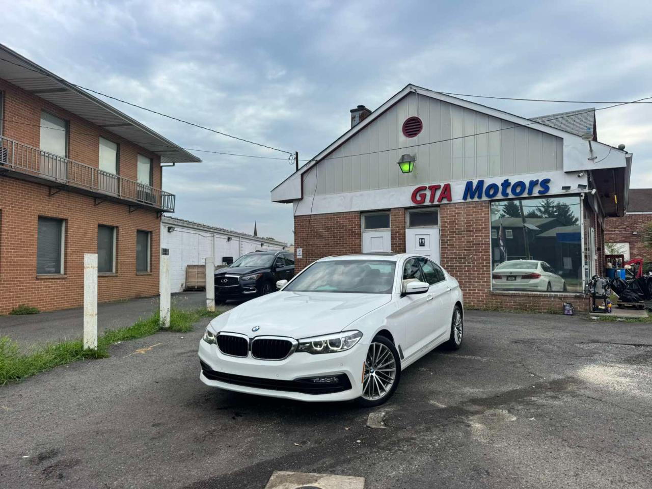 BMW 5 Series 530i xDrive Sedan 2017