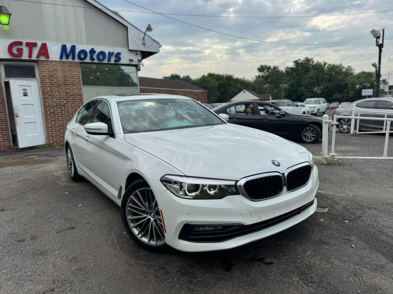 BMW 5 Series 530i xDrive Sedan 2017