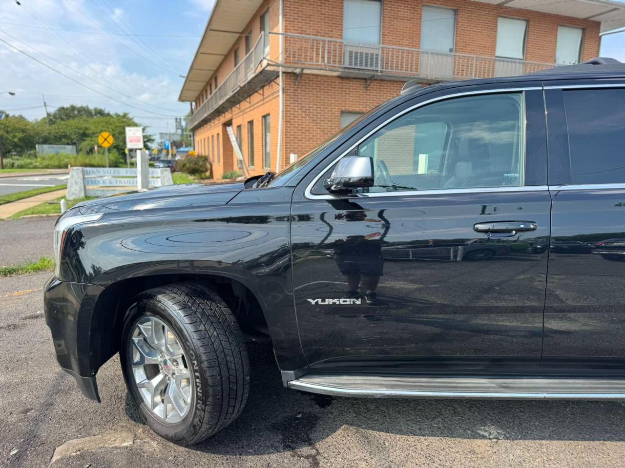 GMC Yukon 4WD 4dr SLT 2015