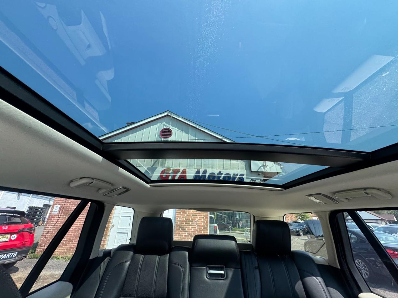 Land Rover Range Rover 4WD 4dr HSE 2013