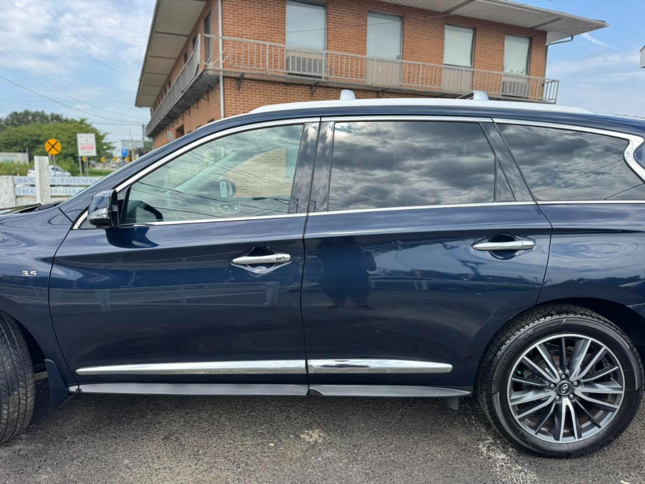 Infiniti QX60 2019.5 LUXE AWD 2019