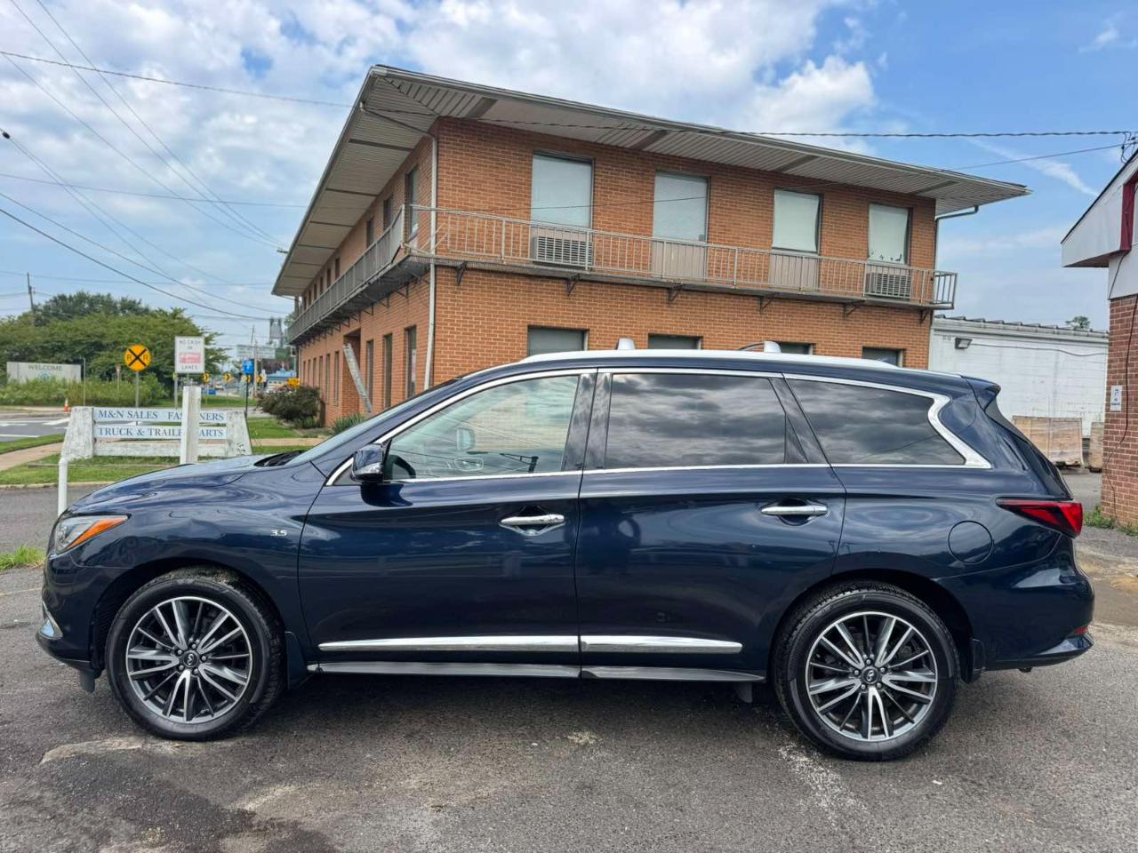 Infiniti QX60 2019.5 LUXE AWD 2019
