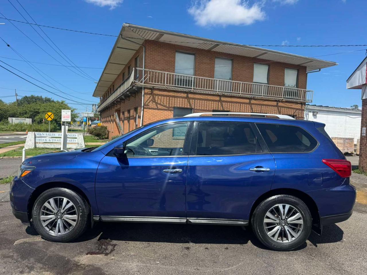 Nissan Pathfinder 4x4 SL 2017