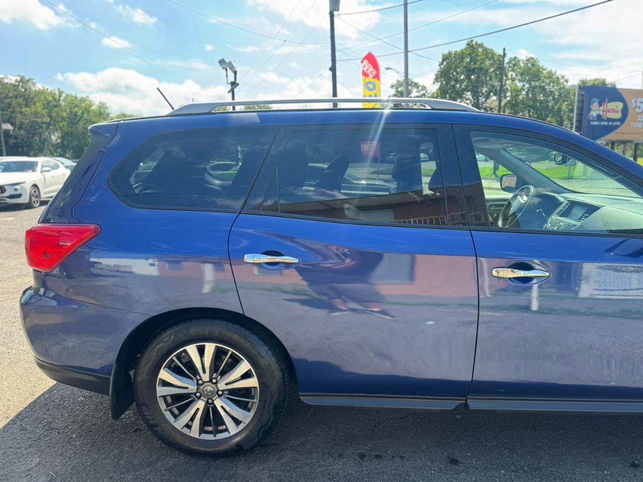 Nissan Pathfinder 4x4 SL 2017