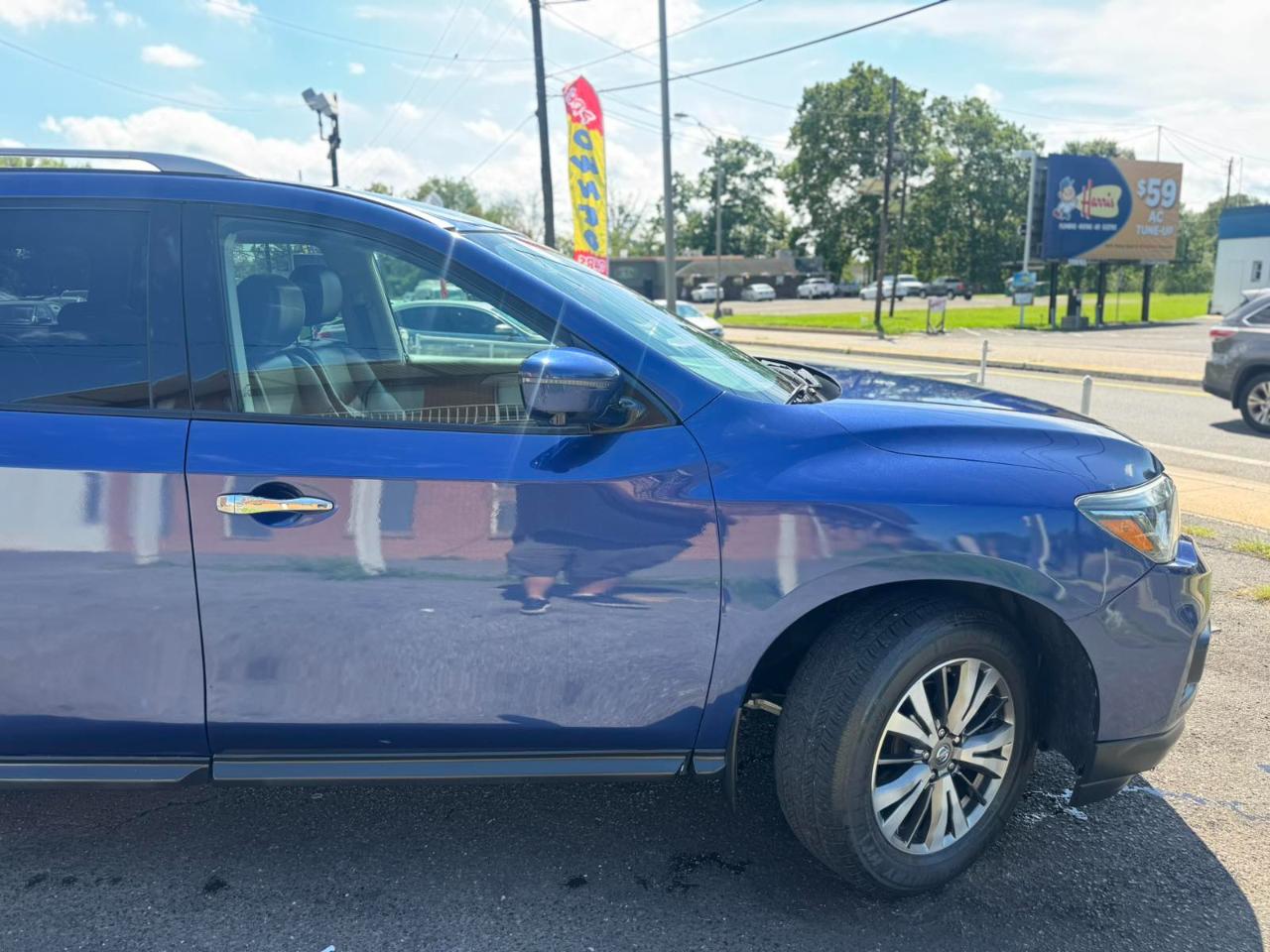 Nissan Pathfinder 4x4 SL 2017