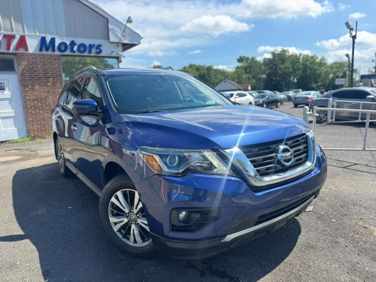 Nissan Pathfinder 4x4 SL 2017