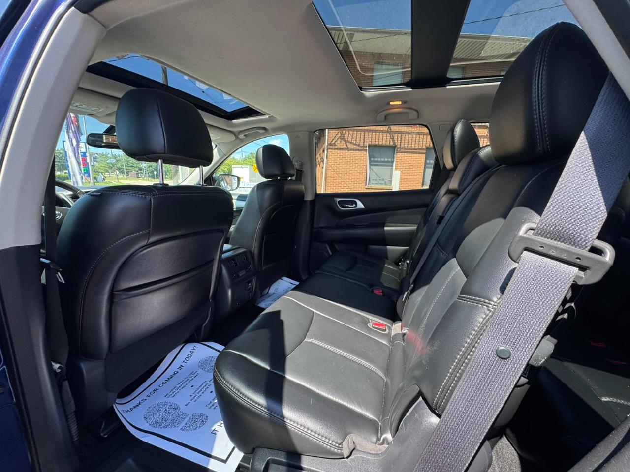 Nissan Pathfinder 4x4 SL 2017