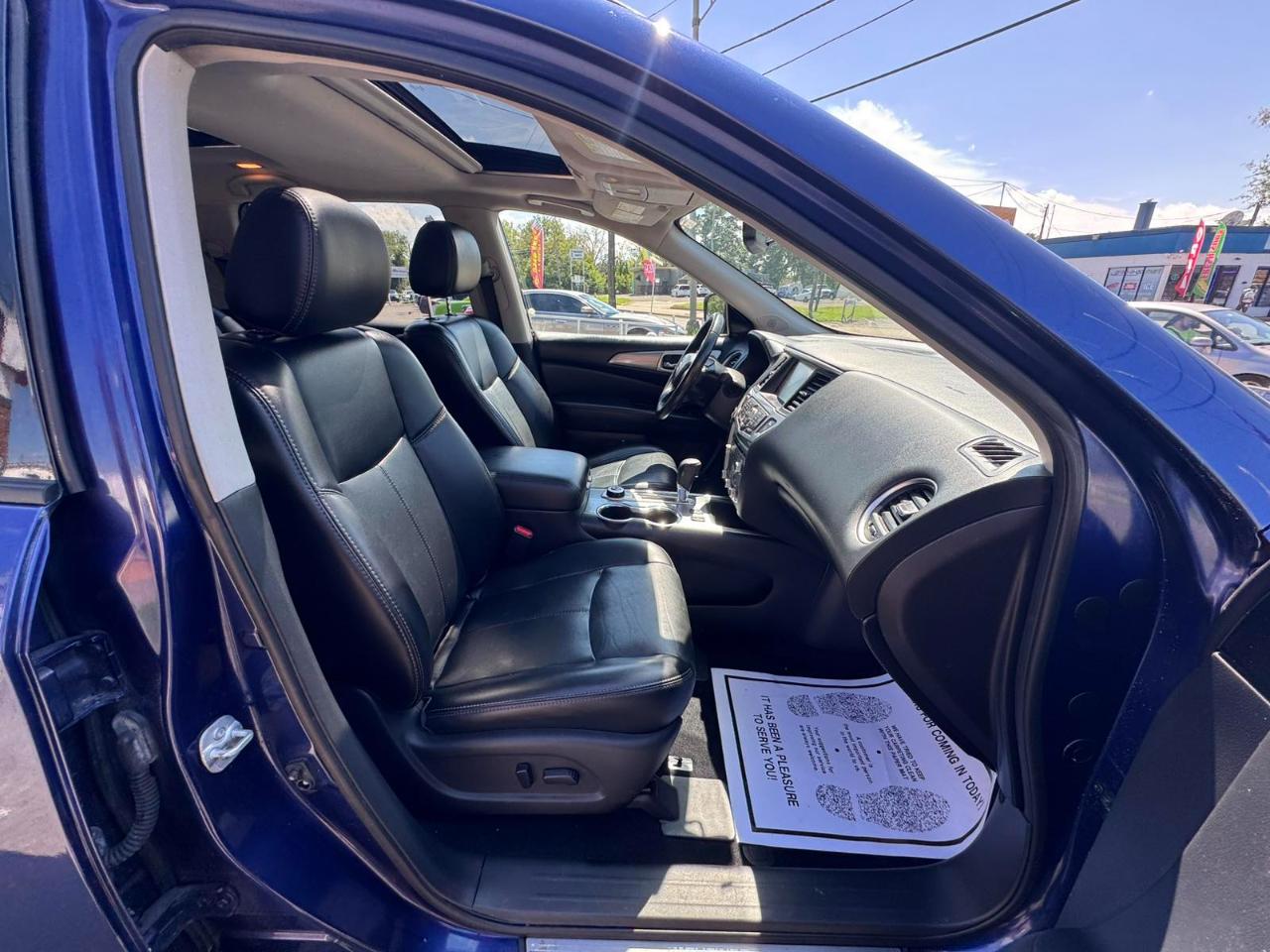 Nissan Pathfinder 4x4 SL 2017